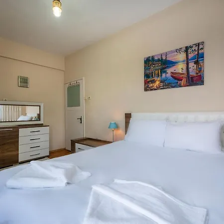 Charming Flat With Balcony And Terrace Within 15 Min Walking Distance To Kaleici In Muratpasa, Antalya Apartman Antalya