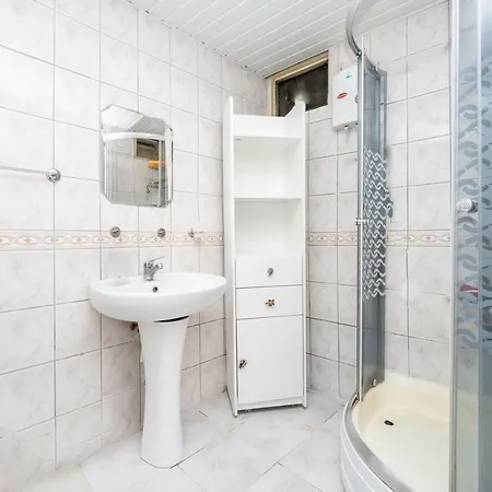 Charming Flat With Balcony And Terrace Within 15 Min Walking Distance To Kaleici In Muratpasa, Antalya